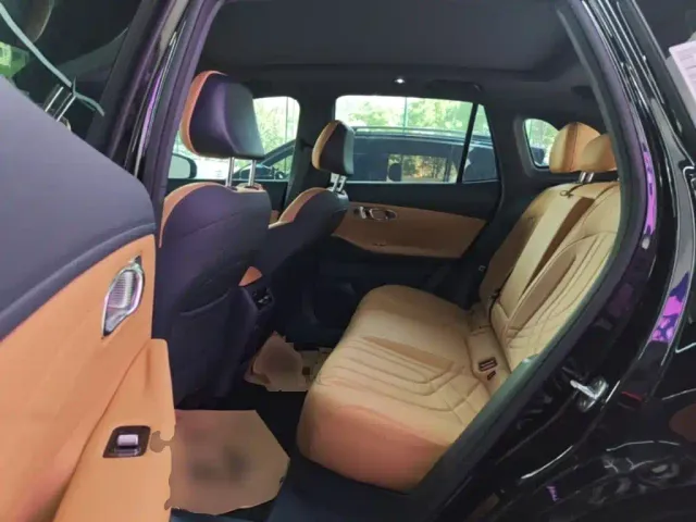 Geely Galaxy Starship 7 EM-i — Фото автомобиля 16