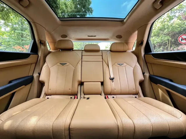Bentley Bentayga — Фото автомобиля 13