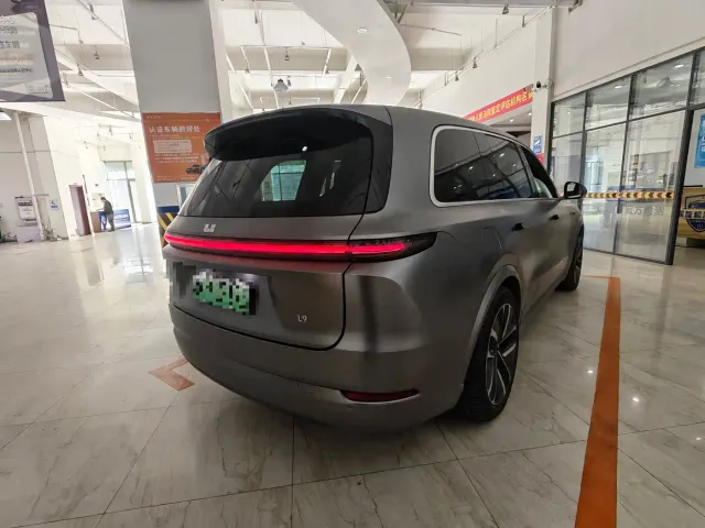 Li Auto L9 — Фото автомобиля 4