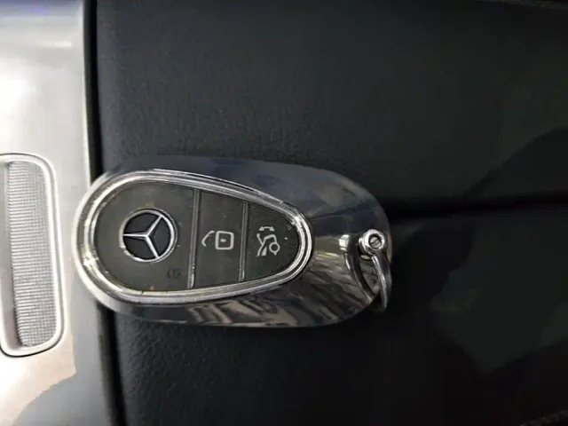 Mercedes-Benz C-Class — Фото автомобиля 8