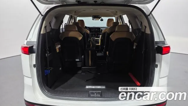 Kia Canival Carnival 4 поколение Бензин 11 мест Prestige — Фото автомобиля 20