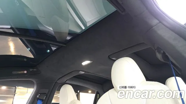 Tesla Model X — Фото автомобиля 18