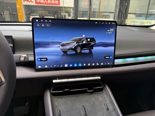 Buick Zhijing E7 — Фото автомобиля 9