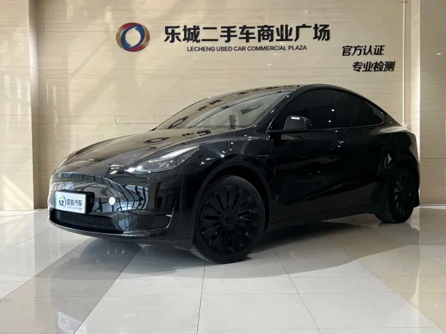 Фотография автомобиля — Tesla Model Y