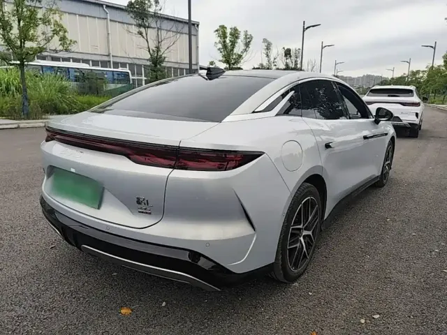 BYD Han L — Фото автомобиля 6