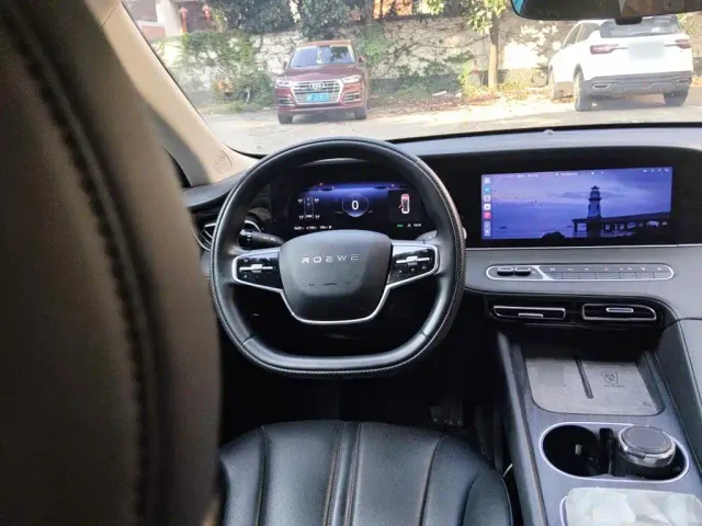 Roewe D7 — Фото автомобиля 6