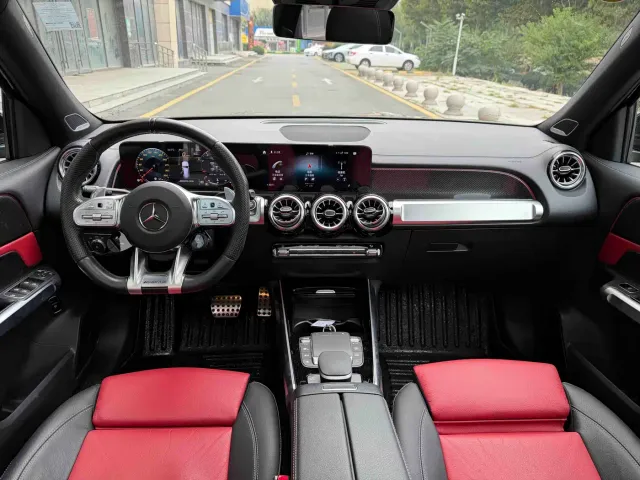 Mercedes-Benz GLB AMG — Фото автомобиля 7