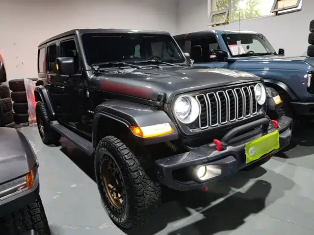 Jeep Wrangler — Фото автомобиля 3