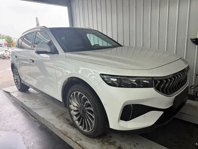 Voyah Auto VOYAH FREE 2021 AWD Standard Range Extender Exclusive Luxury Package — Фото автомобиля 3