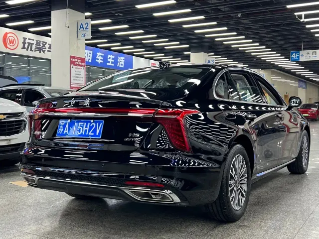 Hongqi H5 — Фото автомобиля 10