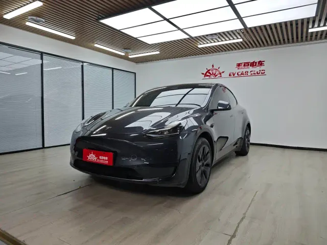 Фотография автомобиля — Tesla Model Y