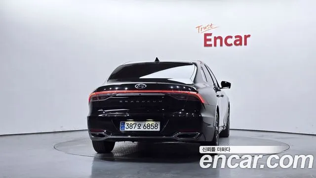Hyundai Grandeur — Фото автомобиля 4