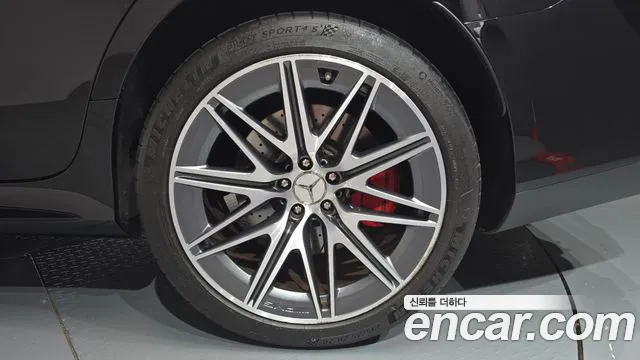 Mercedes-Benz AMG GT 4 двери 43 4MATIC+ — Фото автомобиля 21