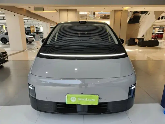 Li Auto MEGA — Фото автомобиля 2