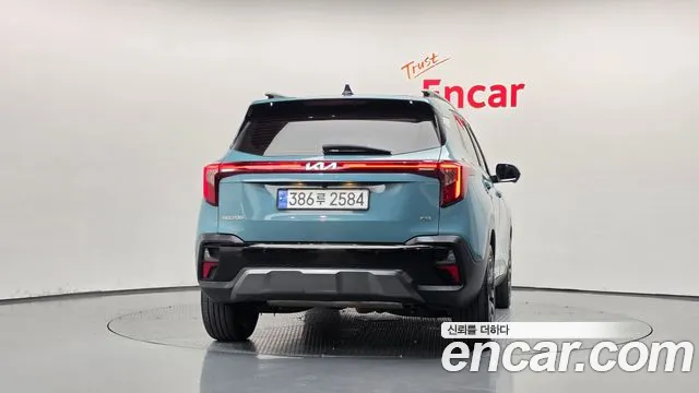 Kia Seltos — Фото автомобиля 4