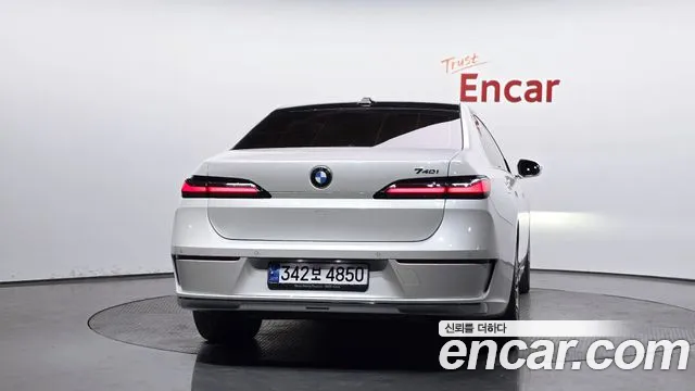 BMW 7-Series 7 серия (G70) 740i sDrive Design Pure Excellence — Фото автомобиля 4