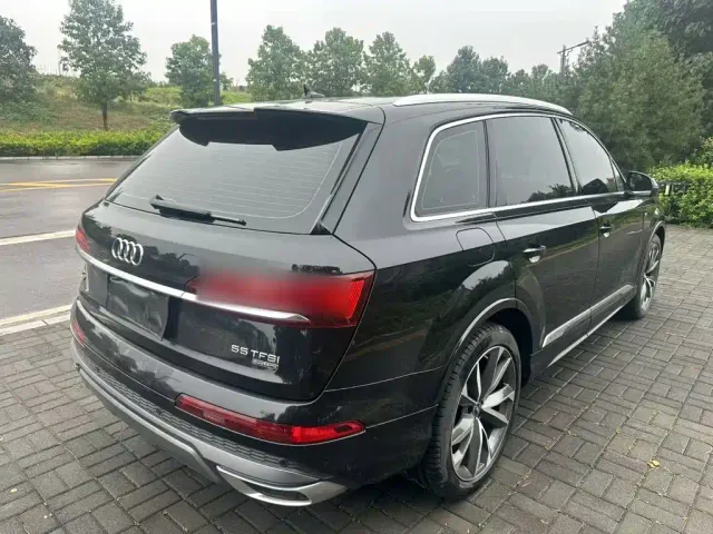Audi Q7 — Фото автомобиля 6