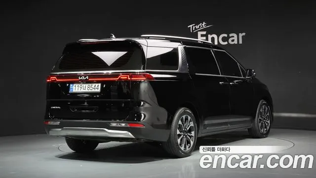Kia Carnival Generation 4 — Фото автомобиля 2