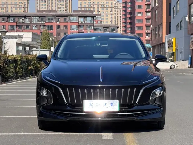 Hongqi E-QM5 — Фото автомобиля 2