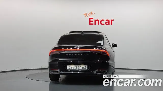 Hyundai Grandeur New — Фото автомобиля 4