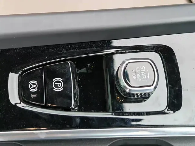 Volvo XC60 — Фото автомобиля 26