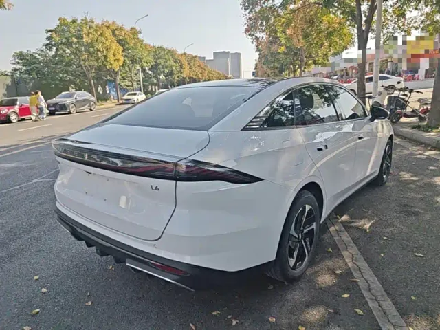 Geely Galaxy L6 — Фото автомобиля 6