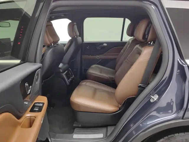 Lincoln Aviator — Фото автомобиля 15