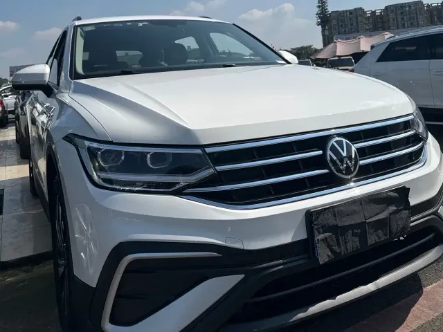 Фотография автомобиля — Volkswagen Tiguan L