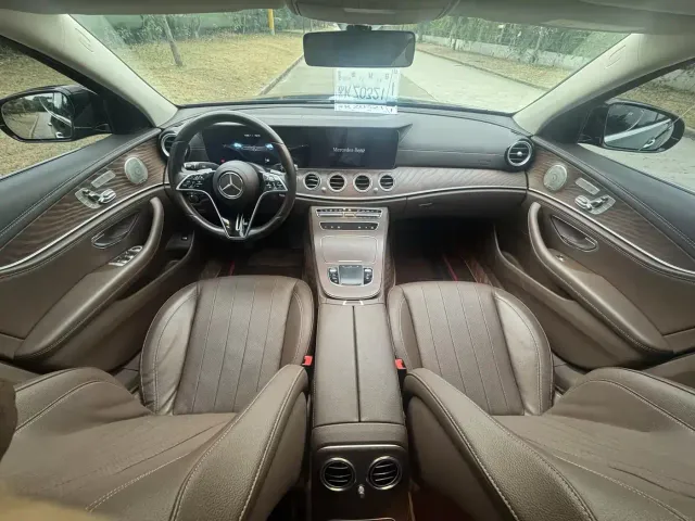 Mercedes-Benz E-Class — Фото автомобиля 11