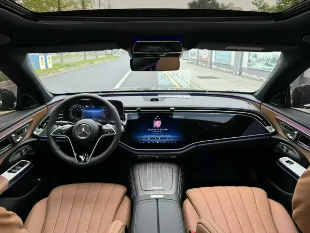 Mercedes-Benz E-Class — Фото автомобиля 7