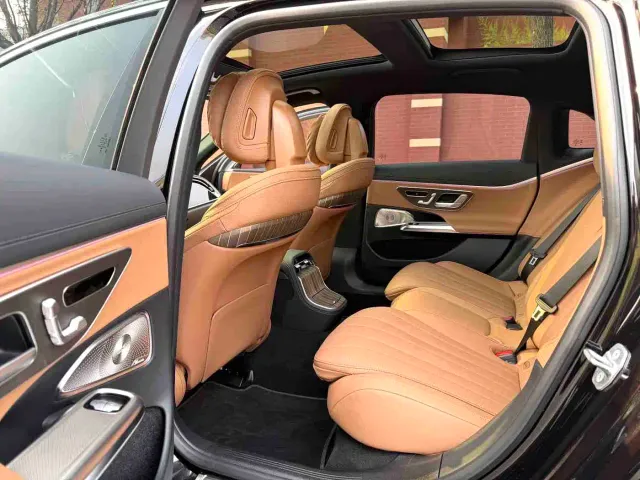 Mercedes-Benz E-Class — Фото автомобиля 4