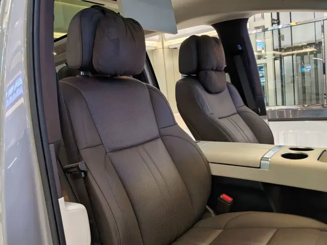 Li Auto MEGA — Фото автомобиля 22
