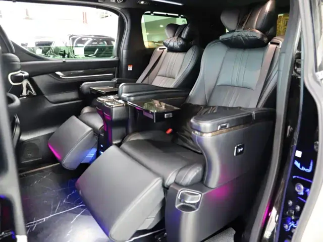 Toyota Vellfire — Фото автомобиля 10