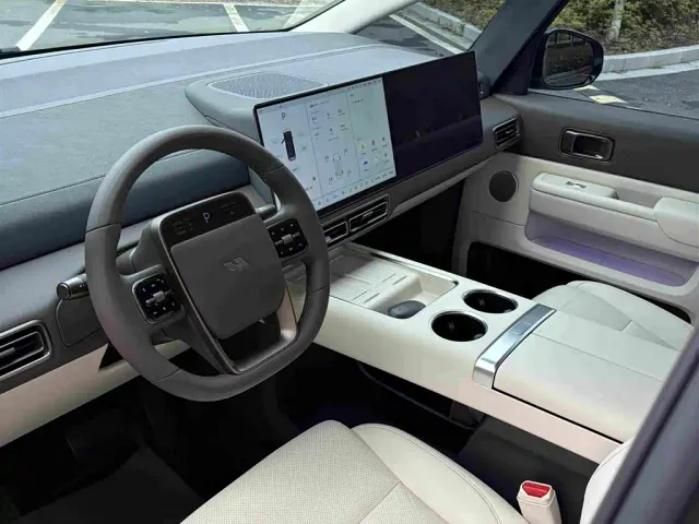 Li Auto MEGA — Фото автомобиля 10