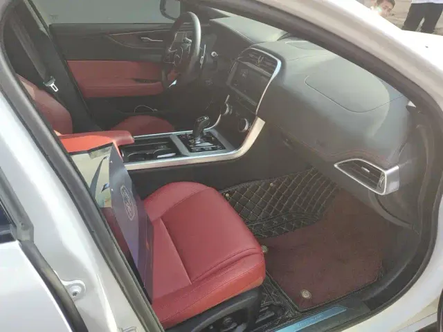 Jaguar XEL — Фото автомобиля 8