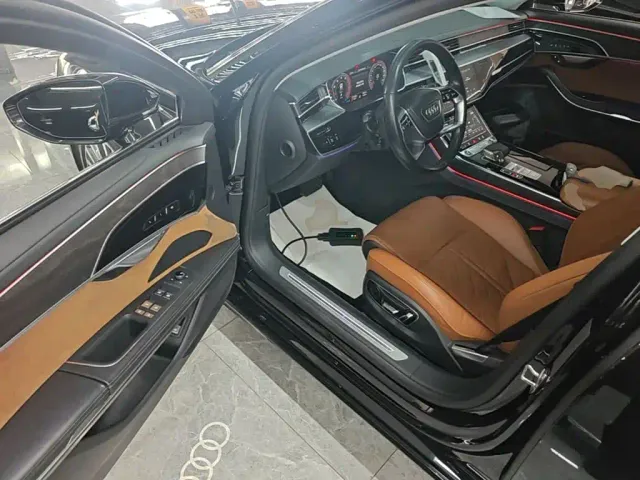 Audi A8 — Фото автомобиля 15