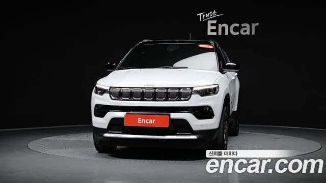 Jeep Compass — Фото автомобиля 2
