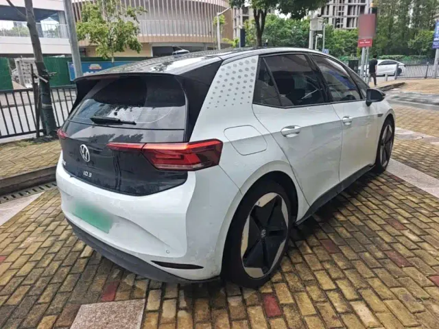 Volkswagen ID.3 — Фото автомобиля 4