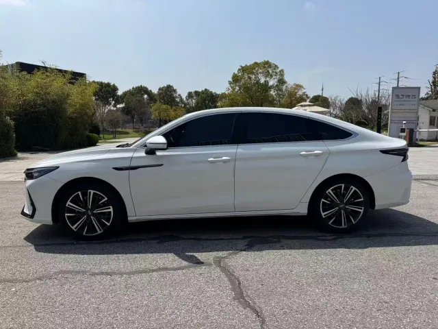 Chery Arrizo 8 — Фото автомобиля 4