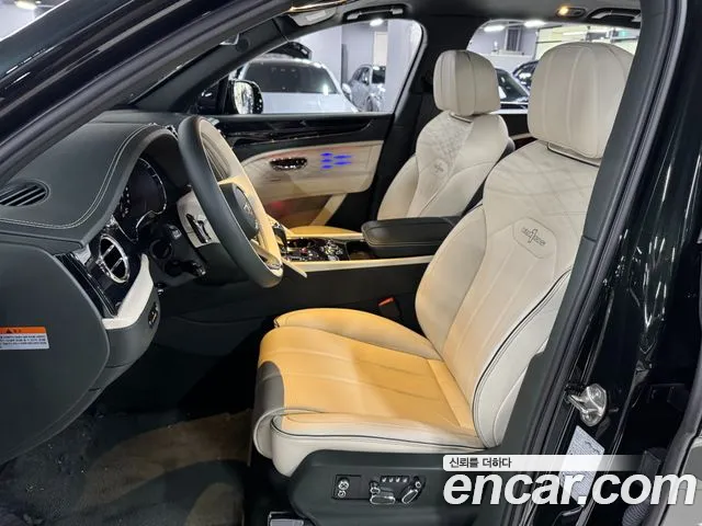 Bentley Bentayga Bentayga 4.0 V8 EWB First Edition — Фото автомобиля 7
