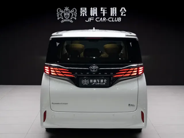 Toyota Alphard — Фото автомобиля 5
