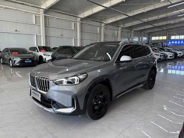 Фотография автомобиля — BMW X1
