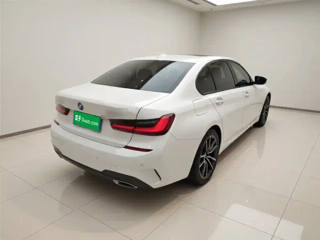BMW 3 Series — Фото автомобиля 6