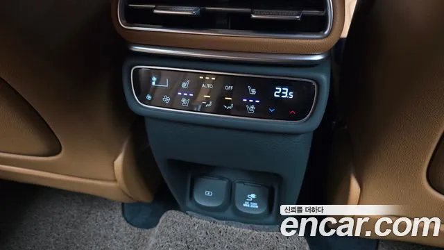 Genesis GV80 2.5T Бензин AWD — Фото автомобиля 28
