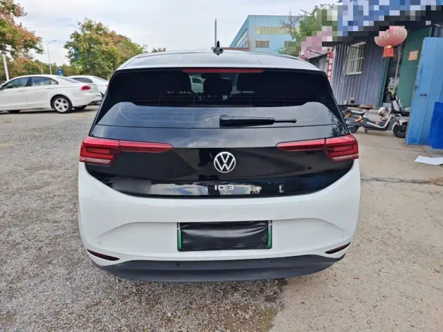 Volkswagen ID.3 — Фото автомобиля 5