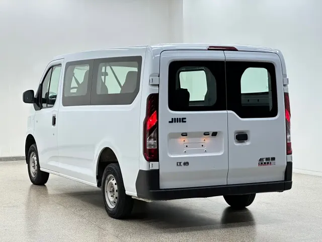 JMC E-Fushun — Фото автомобиля 4