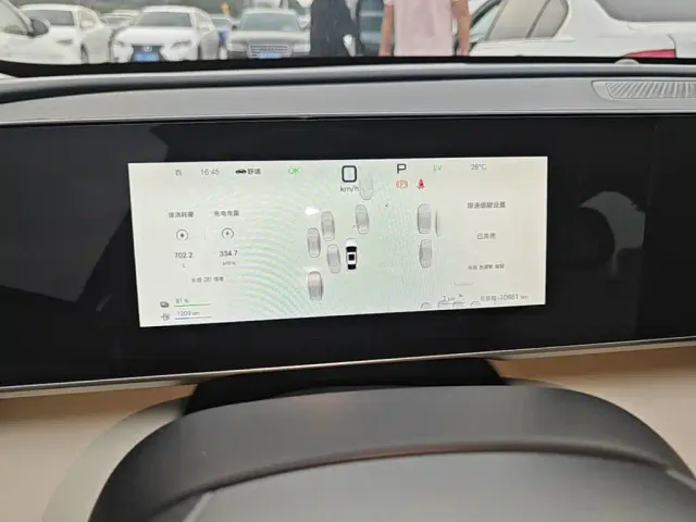 BYD Qin L — Фото автомобиля 11