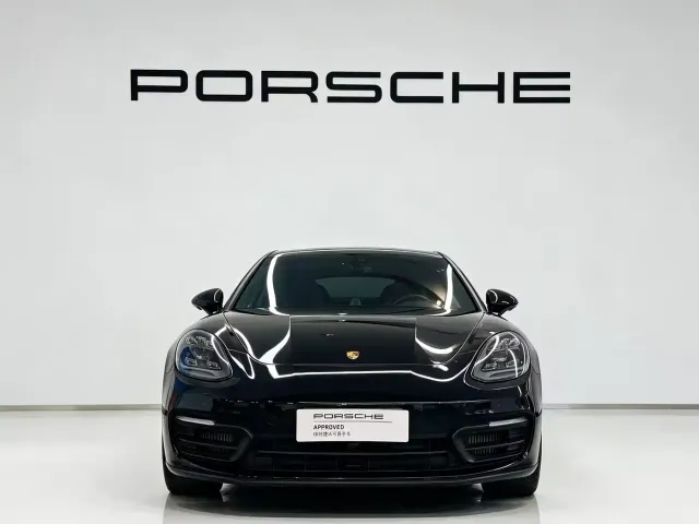Porsche Panamera — Фото автомобиля 2
