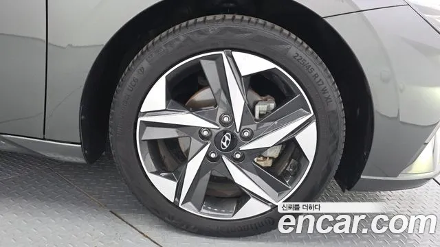 Hyundai AVANTE Avante (CN7) — Фото автомобиля 5