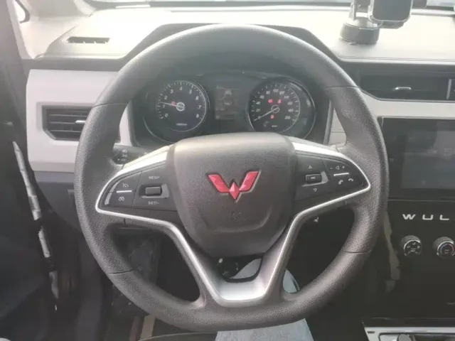 Wuling Zhengcheng — Фото автомобиля 10